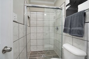 Towels, soap, shampoo, toilet paper