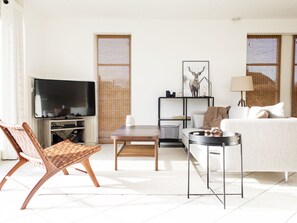 Villa | Living area - Thatched Villa by Ijsselmeer (Makkum)