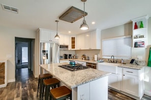 Fridge, microwave, oven, stovetop - Cozy Big Bear Cabin w/ Hot Tub & Outdoor Kitchen! (Big Bear)