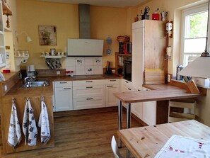 独立别墅 | 私人厨房 | 烤箱、电热水壶、烤面包机