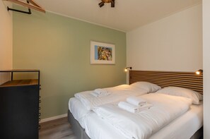 House | 2 bedrooms, individually furnished, bed sheets