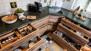 House | Private kitchen | Oven, electric kettle, toaster