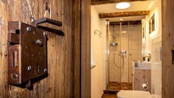 House | Bilik Mandi