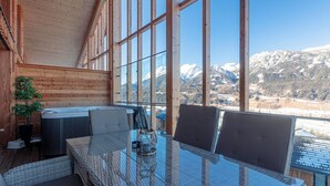 Apartment | Dining - Spacious Apartment With Sauna (Haus)