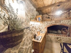 Apartment | Private kitchen - Apartments Mistral - Three Bedroom Apartment With Balcony and Shared Pool (Razanac)