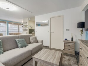 Apartment | Living area - Apartment Close to the Shopping Street (Blankenberge)