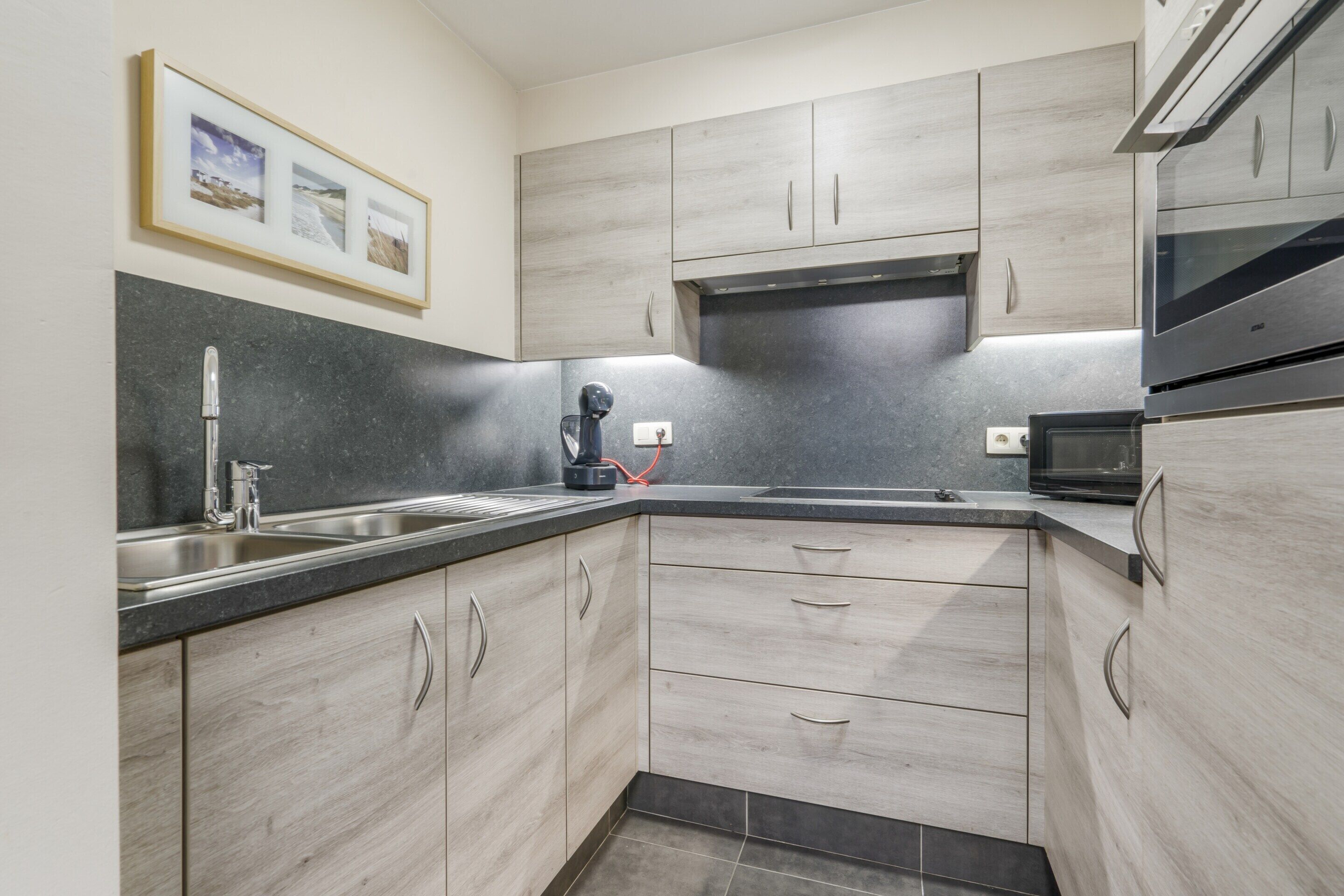 Apartment | Private kitchen | Electric kettle, toaster