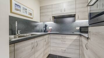 Apartment | Private kitchen | Electric kettle, toaster