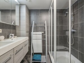 Apartment | Bathroom