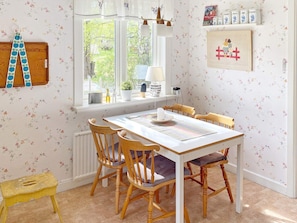 House | Dining - 7 Person Holiday Home in Borlange-by Traum (Borlange)