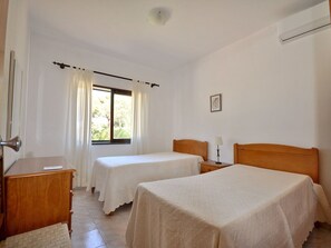 Villa | 4 sovrum, unika möbler, strykjärn/strykbräda och sängkläder