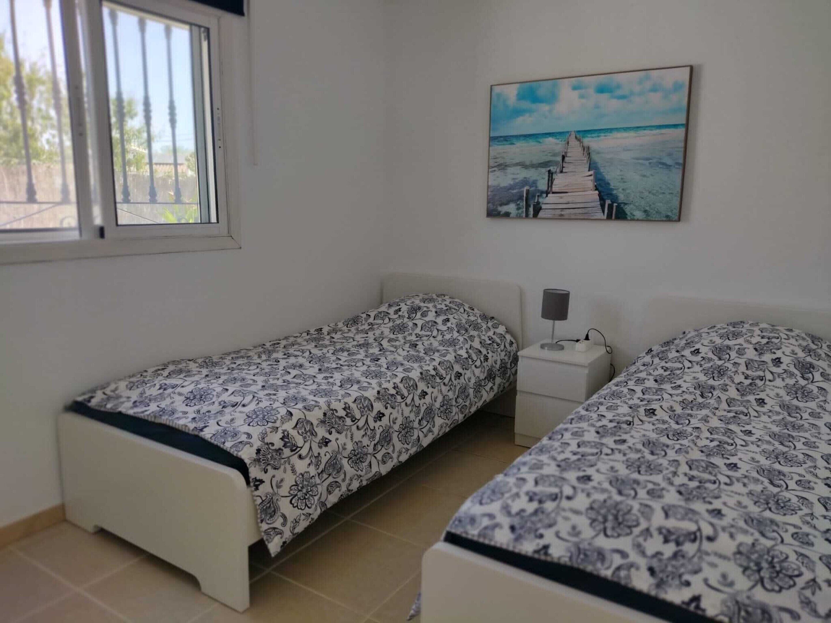 House | 3 bedrooms, individually furnished, iron/ironing board, bed sheets