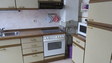 Ferienhaus | Eigene Küche | Ofen, Wasserkocher, Toaster