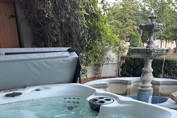 Bañera de hidromasaje exterior