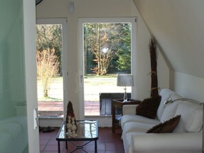 Living area - Mountain Comfortable Holiday Residence (Trippstadt)