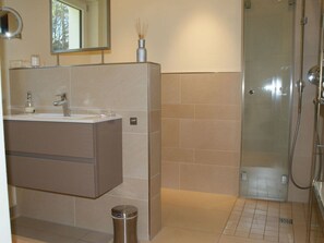 House | Bathroom - Mountain Comfortable Holiday Residence (Trippstadt)