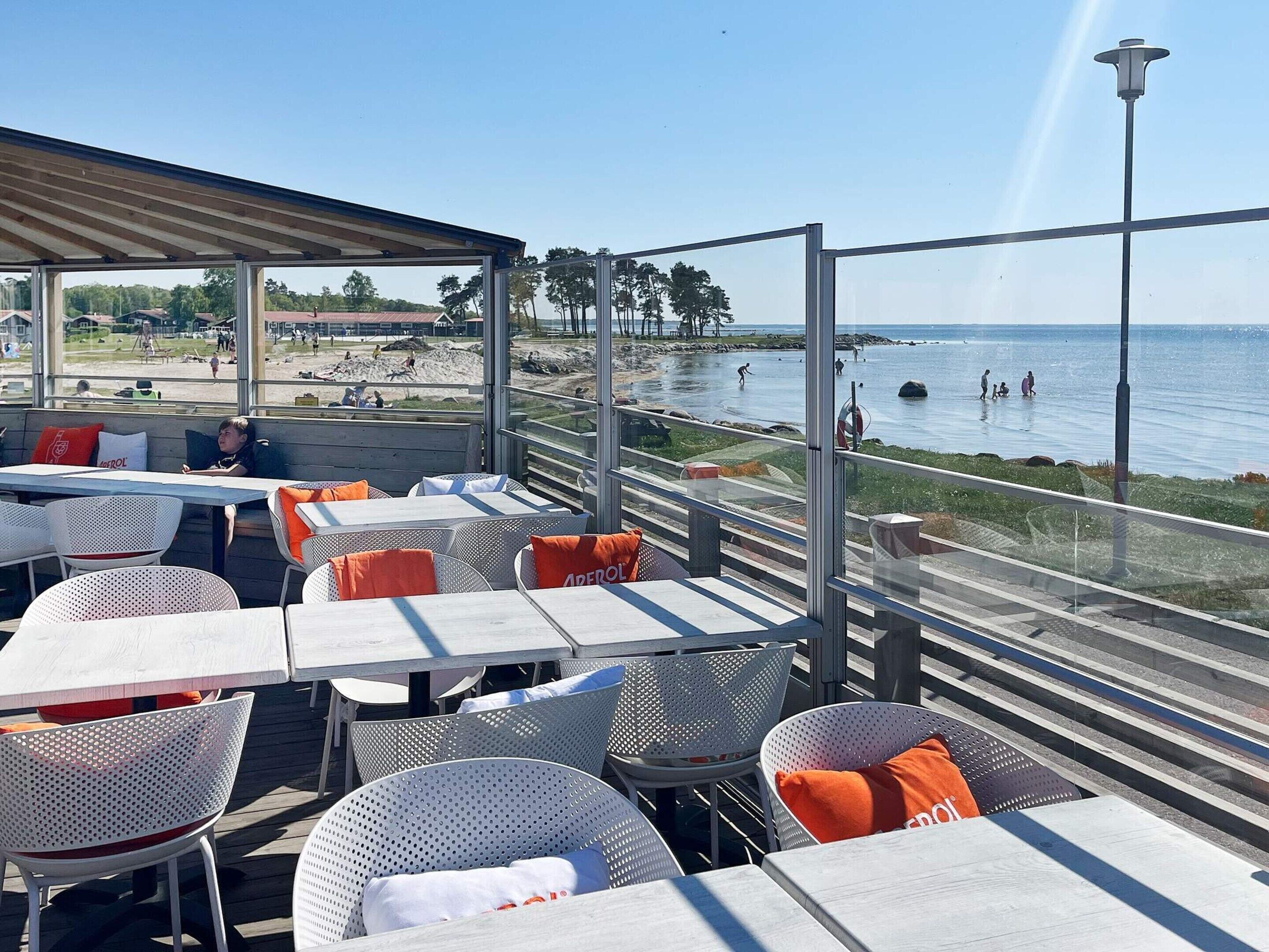 تناول الطعام بالخارج