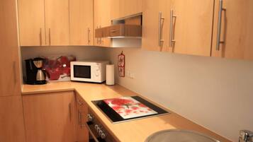 Apartment | Eigene Küche | Ofen, Wasserkocher, Toaster