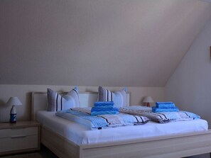 Hus | 2 soverom, individuelt innredet og strykejern/-brett