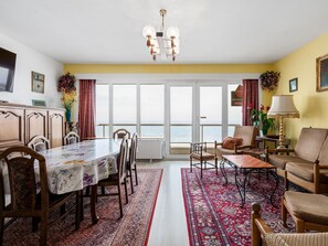 Apartment | Dining