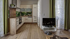 Ảnh chưa phân loại, 5 trong số 18 ảnh, nút