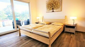 Apartment | 4 bedrooms, individually furnished, iron/ironing board