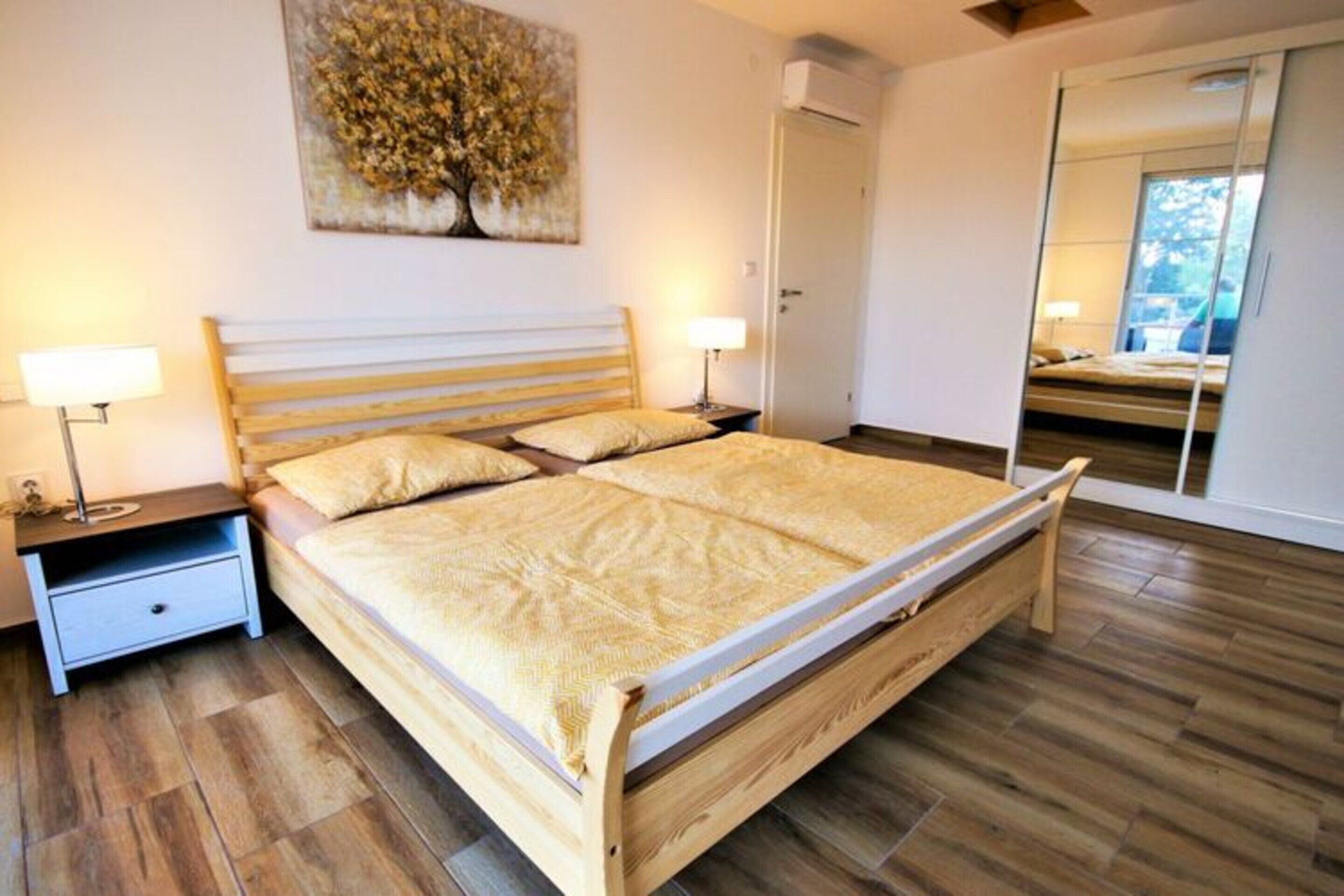 Apartment | 4 bedrooms, iron/ironing board, individually furnished