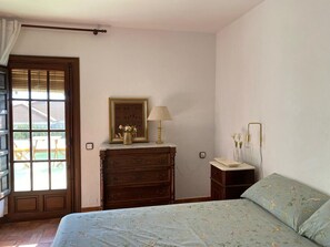 House | 5 bedrooms, individually furnished - Spacious Holiday Home With Private Garden (Carboneras)