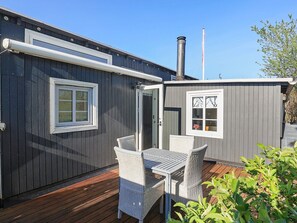 House | Outdoor dining