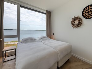 3 bedrooms, individually furnished, bed sheets - Apartment in Zeeland With Marina and Views (Arnemuiden)