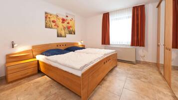 House | 2 bedrooms, individually furnished, bed sheets
