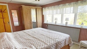 House | 3 bedrooms - 8 Person Holiday Home in Nyhamnslage (Nyhamnslage)