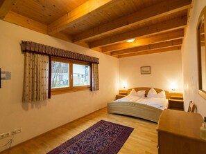 House - Skiblickhaus Comfortable Holiday Residence (Russbach am Pass Gschuett)