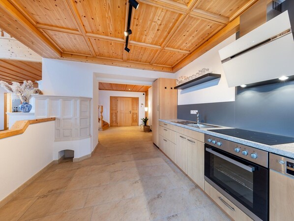 House | Private kitchen | Electric kettle, toaster