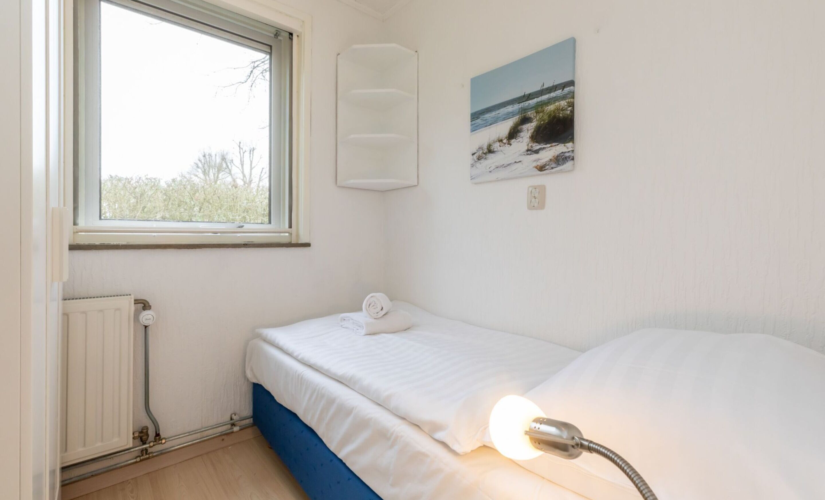 Nhà | 3 phòng ngủ, trang bị nội thất với thiết kế riêng biệt, bộ trải giường 