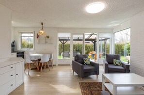 House | Dining - Holiday Home Near Veerse Meer (Kortgene)