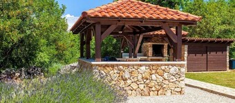 Villa Tara With a Beautiful Heated Pool