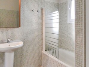 Villa | Bathroom - Villa Stay With Sea Views (Arenas)