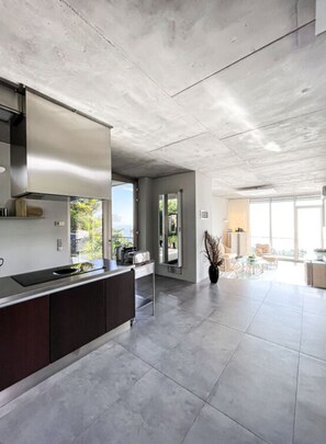 Apartment | Eigene Küche | Ofen, Wasserkocher, Toaster, Hochstuhl