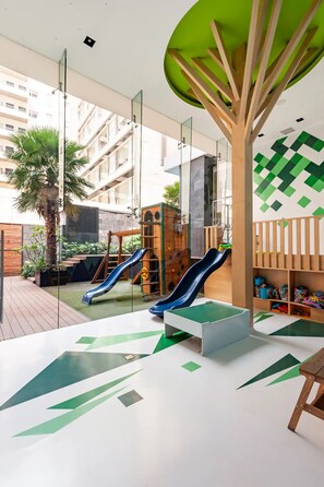 Children’s area - Exquisite Condesa Oasis: Stunning Views, Pool & Gym (Ciudad de México)