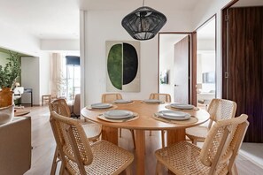Dining - Exquisite Condesa Oasis: Stunning Views, Pool & Gym (Ciudad de México)