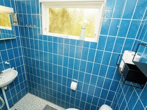 House | Bathroom - 6 Person Holiday Home in Hojby (Hojby)