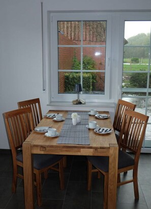 Dining - Meyerhoff No. 1 Modern Retreat (Norden)