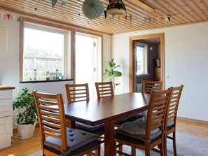 House | Dining - 5 Star Holiday Home in Lysekil (Lysekil)