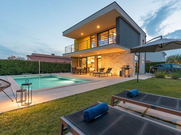 Utomhuspool