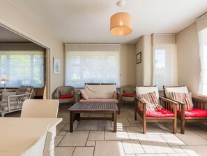 Villa | Dining - Villa in St-idesbald Near Ster der Zee Beach (Koksijde)