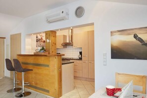 Private kitchen - Holiday Apartment Near Centre (Schoenau am Koenigssee)