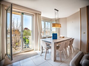 Dining - Apartment in Koksijde Near the Beach (Koksijde)