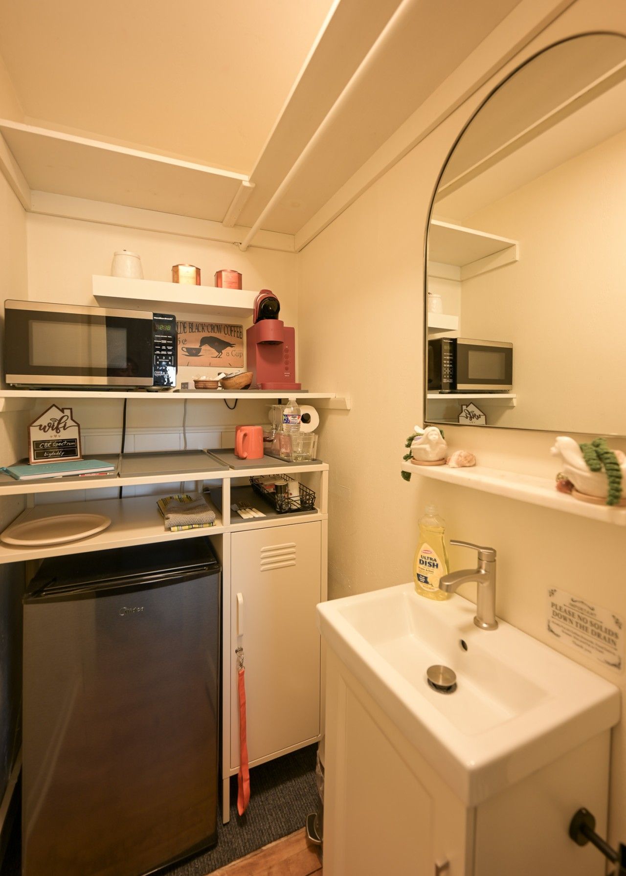 The Crow`s Nest Mini/Wet Bar