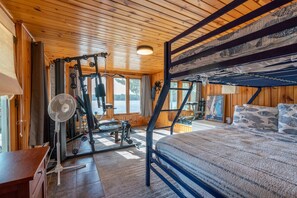 4 Schlafzimmer, Bügeleisen/Bügelbrett, Reisekinderbett, kostenloses WLAN